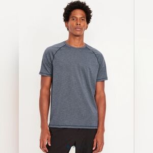 NWOT Old Navy Slim Fit Performance Vent T-Shirt